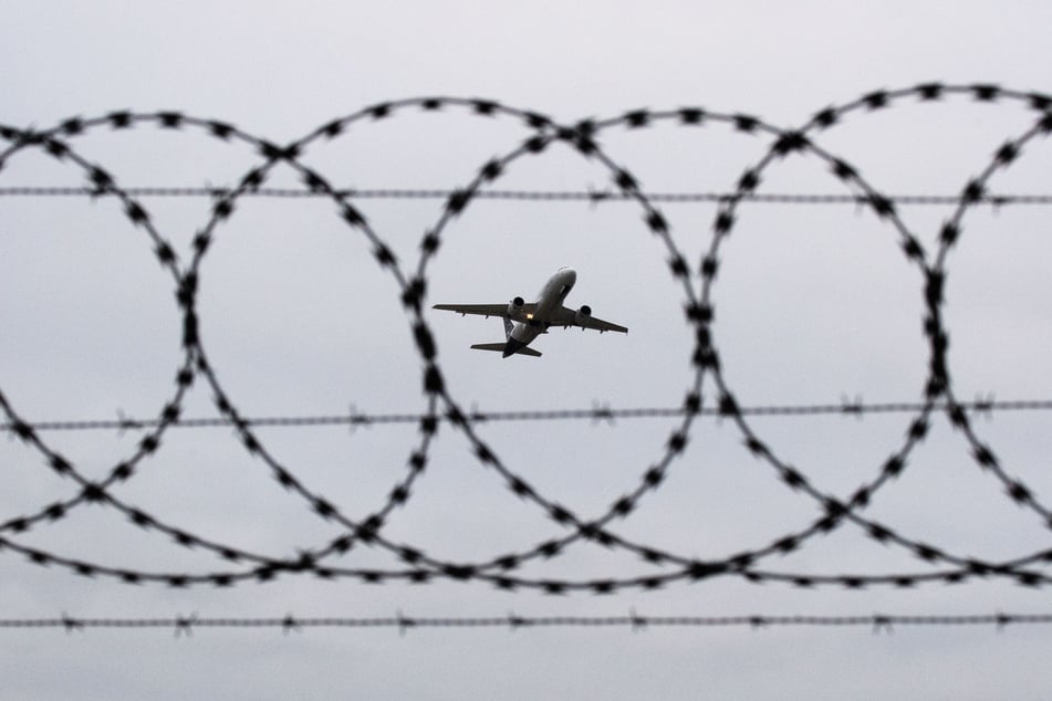 40 afghanische Männer wurden per Charterflug abgeschoben. (Symbolfoto)