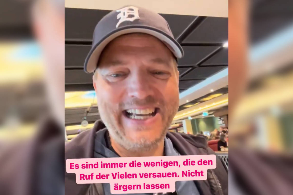 Mario Barth hat sich direkt vom BER bei seinen Fans gemeldet, um ihnen eine Geschichte zu erzählen.