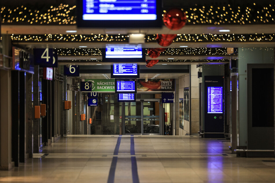 Bahn-Streik in NRW: Der Kölner Hauptbahnhof war am Mittwoch wie leer gefegt.