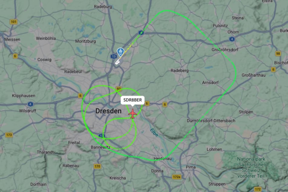 Die Flieger drehte mehrere Extrarunden.