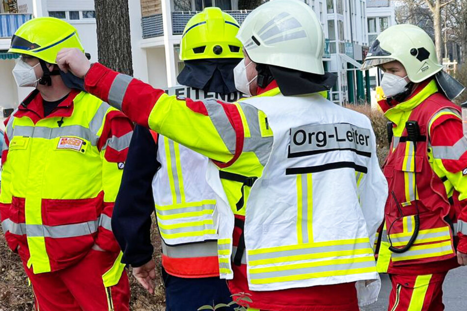 Die Feuerwehr konnte den Brand unter Kontrolle bringen und löschte die Flammen.
