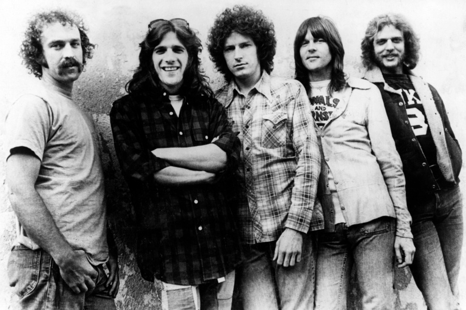 Die Eagles auf einem Foto aus den 70er-Jahren. Von links nach rechts: Bernie Leadon (76), Glenn Frey (†67), Don Henley (76), Randy Meisner (†77) und Don Felder (75).