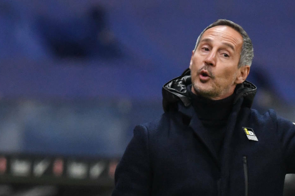 Man habe ein Zeichen mit dem Sieg gegen Bayer Leverkusen gesetzt, sagt Eintracht-Coach Adi Hütter (50). Dennoch mahnt er, die Kirche im Dorf zu lassen.