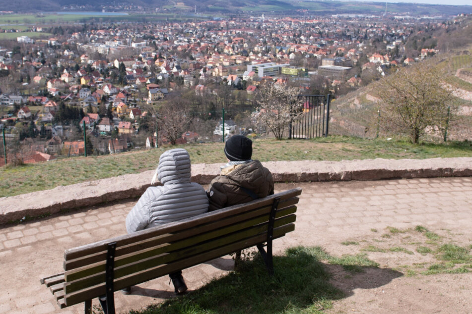 Die Aussicht vom Bismarckturm in Radebeul ist für halb Dresden noch erreichbar.
