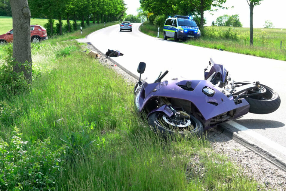 Auf der Augustusburger Straße ist am Freitag eine Bikerin gestürzt.