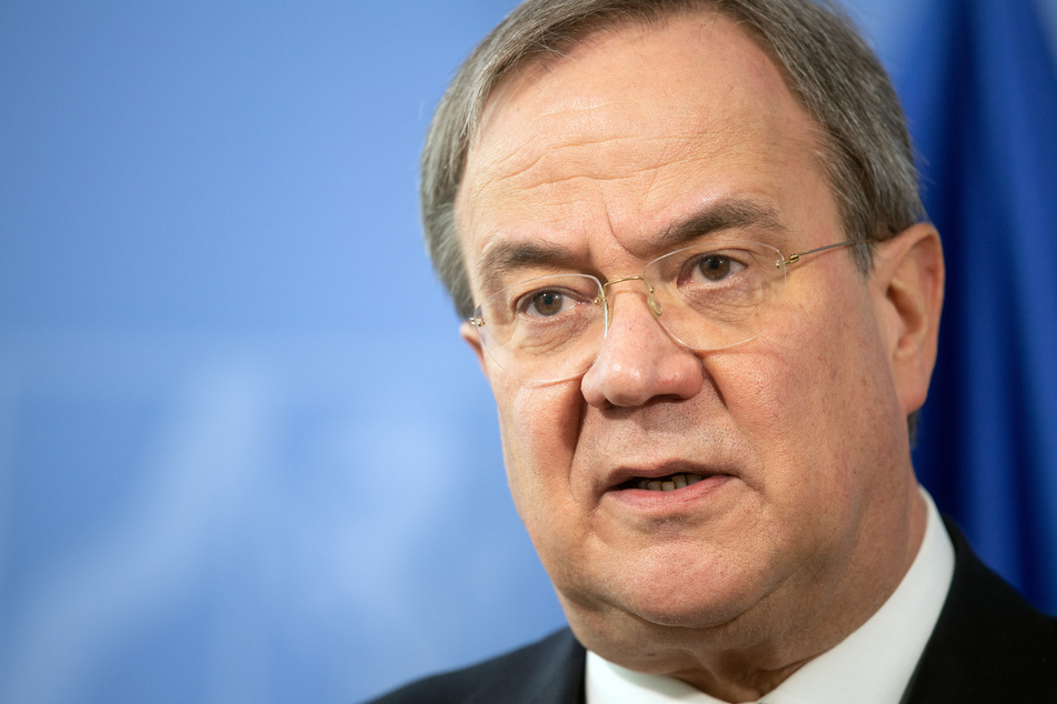 Ministerpräsident Armin Laschet (CDU) will auf einen bundesweiten Lockdown noch vor Weihnachten dringen.