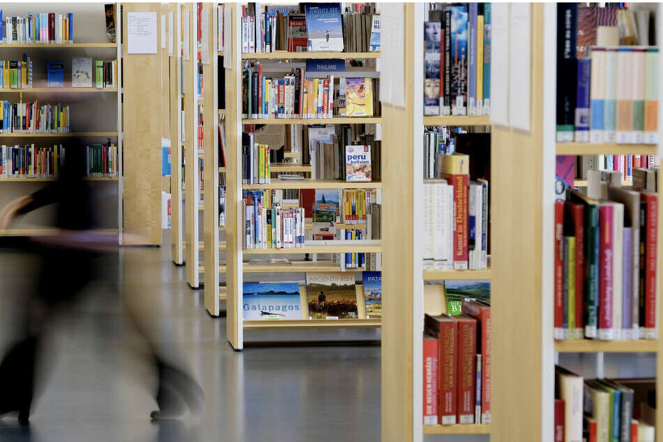 Bücher-Fans und Leseratten können sich ab dem 8. März wieder mit Medien versorgen.