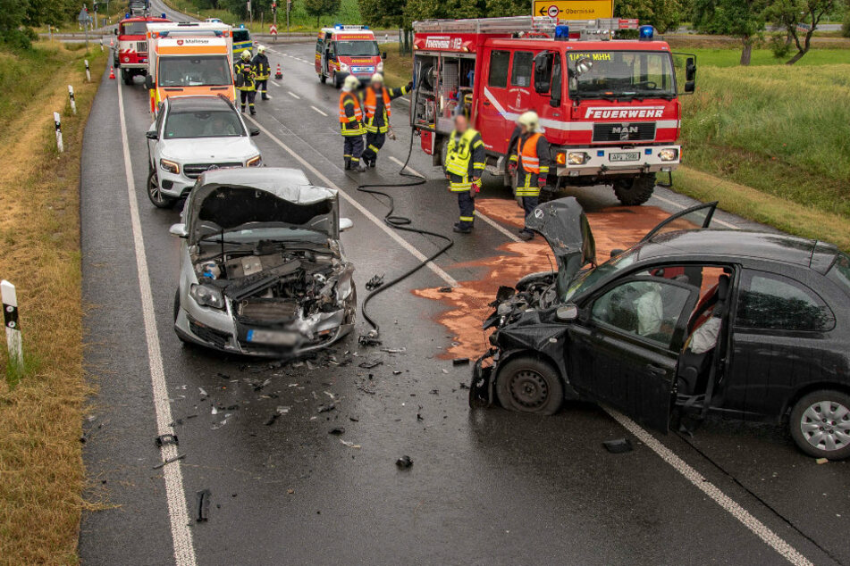 Bei dem Unfall wurden beide Fahrer verletzt.