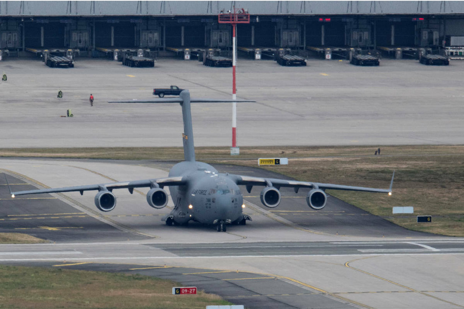 Mehr als 130 Flugzeuge mit evakuierten Menschen sind bislang auf der Air Base Ramstein eingetroffen.