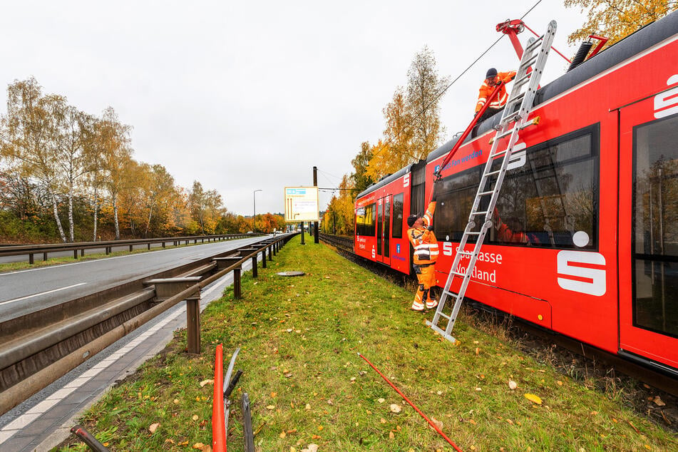 Wegen der beschädigte Oberleitung fuhr keine Straßenbahn in Richtung Waldfrieden..