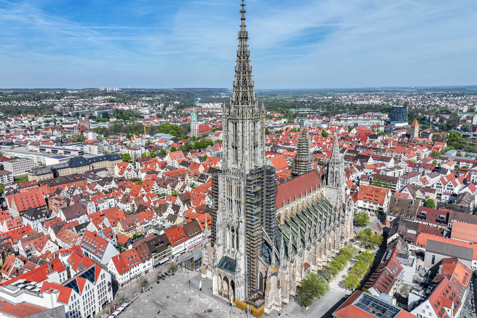 Das Ulmer Münster ist bald nicht mehr der höchste Kirchturm der Welt.