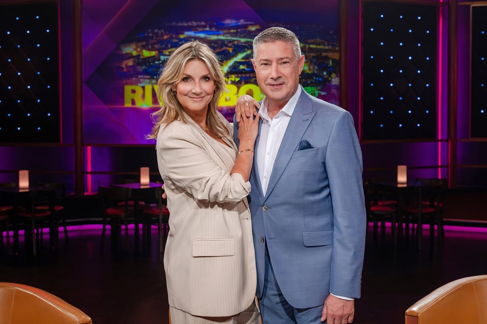 An der Seite von Kim Fisher (56) moderiert am Abend Joachim Llambi (61).