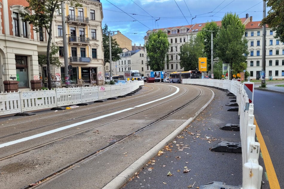 In der Breite Straße laufen ebenso wie in der Riebeckstraße aktuell Gleisarbeiten.