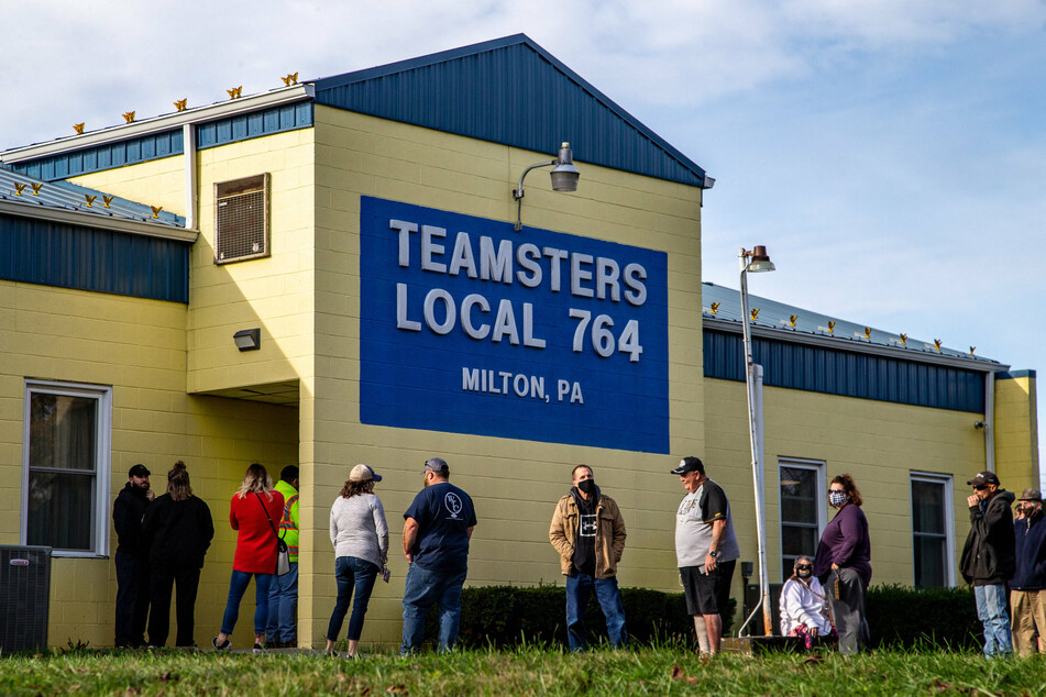 The International Brotherhood of Teamsters has 500 locals branches and over one million members.