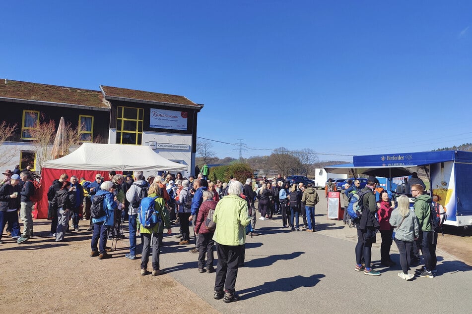 Gut besucht: Am Verpflegungspunkt am Kanuheim Bischofswiese herrschte reger Betrieb unter den Teilnehmern.