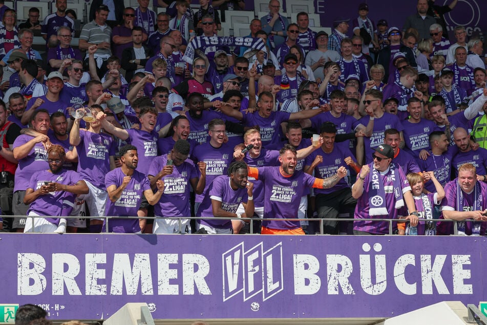 Geballte Freude: Der VfL Osnabrück stieg am Samstag-Nachmittag in einem Last-Minute-Krimi in die 2. Bundesliga auf.