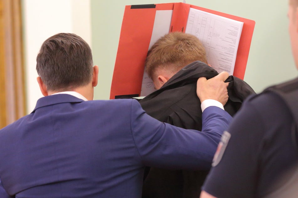 Er habe Geld für Drogen gebraucht, erzählte der 27-Jährige.