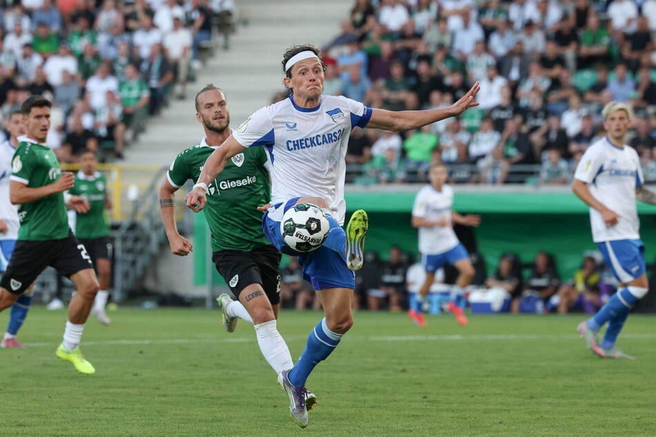 Fabi Reese (vorn) und Co. finden gegen Münster noch kein Mittel.