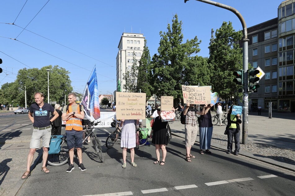 Neben vereinzelten Beschimpfungen bekam die Gruppe viel Zuspruch für ihre Aktion.