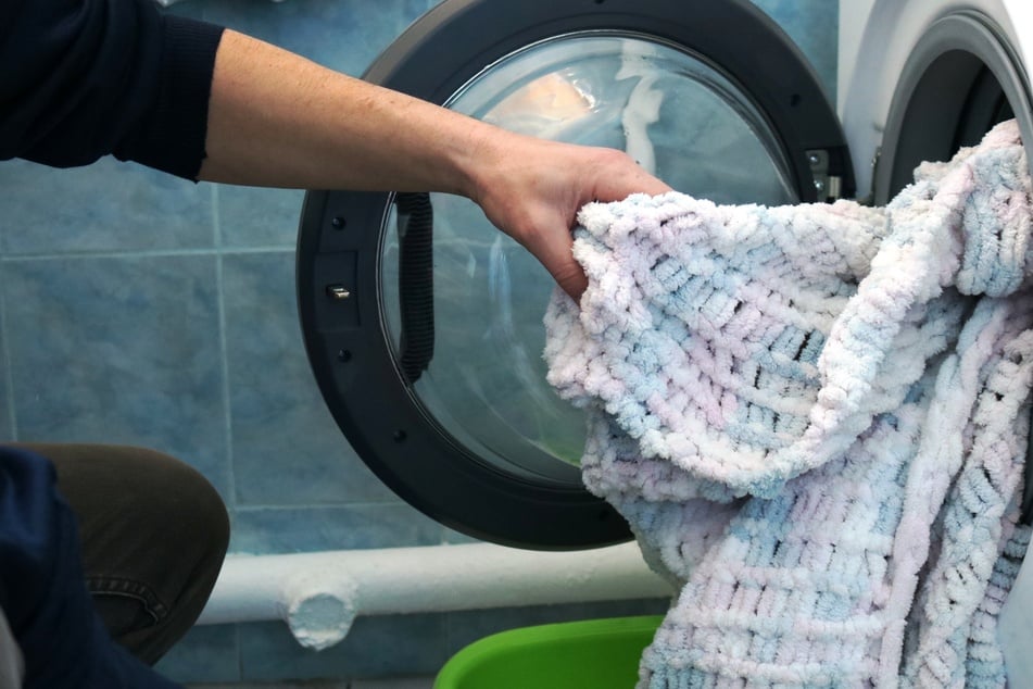 Zwischen den Jahren Wäsche zu waschen beziehungsweise diese aufzuhängen, soll äußerst schlechte Schwingungen mit sich bringen.