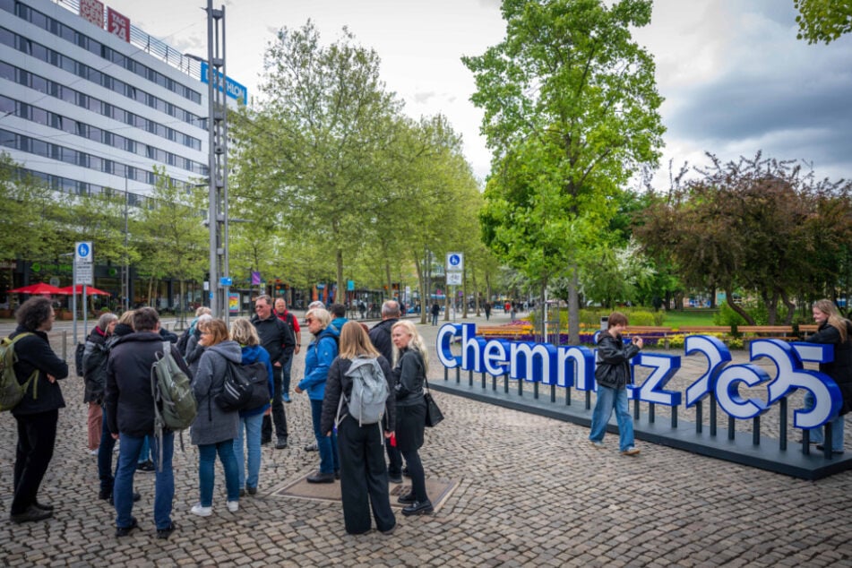 Die "Chemnitz 2025"-Schriftzüge in der Stadt zogen in diesem Jahr viele Touristen an.