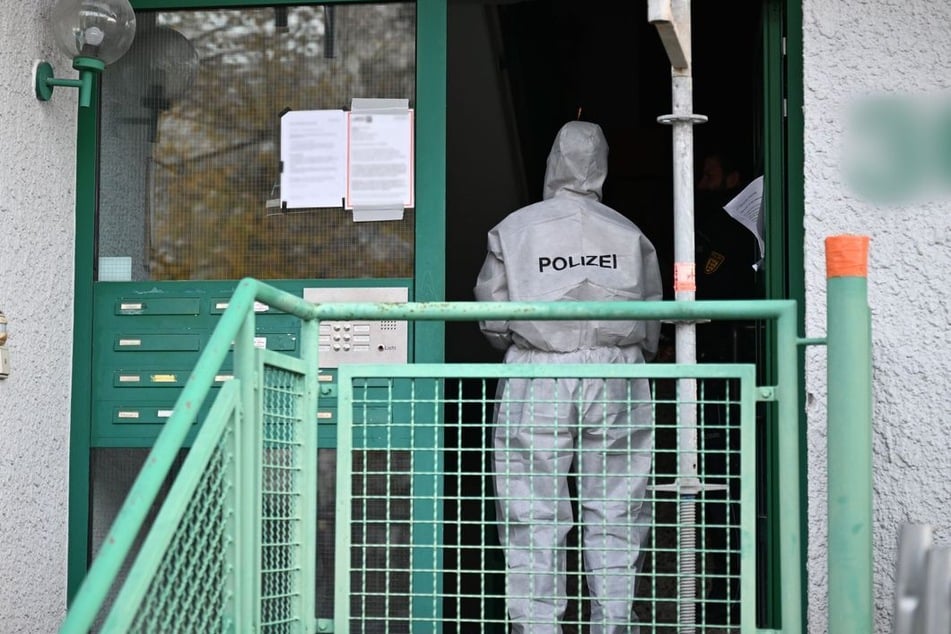 Die Spurensicherung untersuchte die Wohnung der Familie.