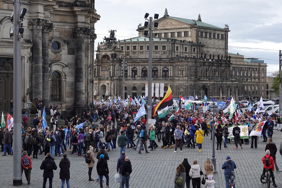 Dresden wurde am Samstag von reichlich Reichsbürger im Beschlag genommen.