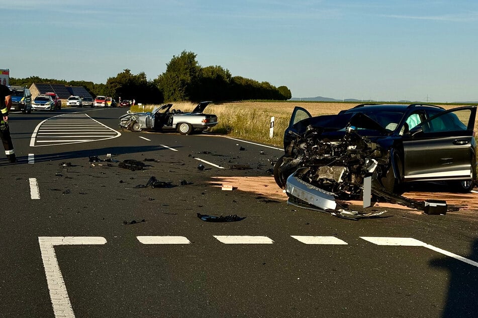 82-Jähriger stirbt bei Unfall auf B19 - Sechs Personen teils schwer verletzt