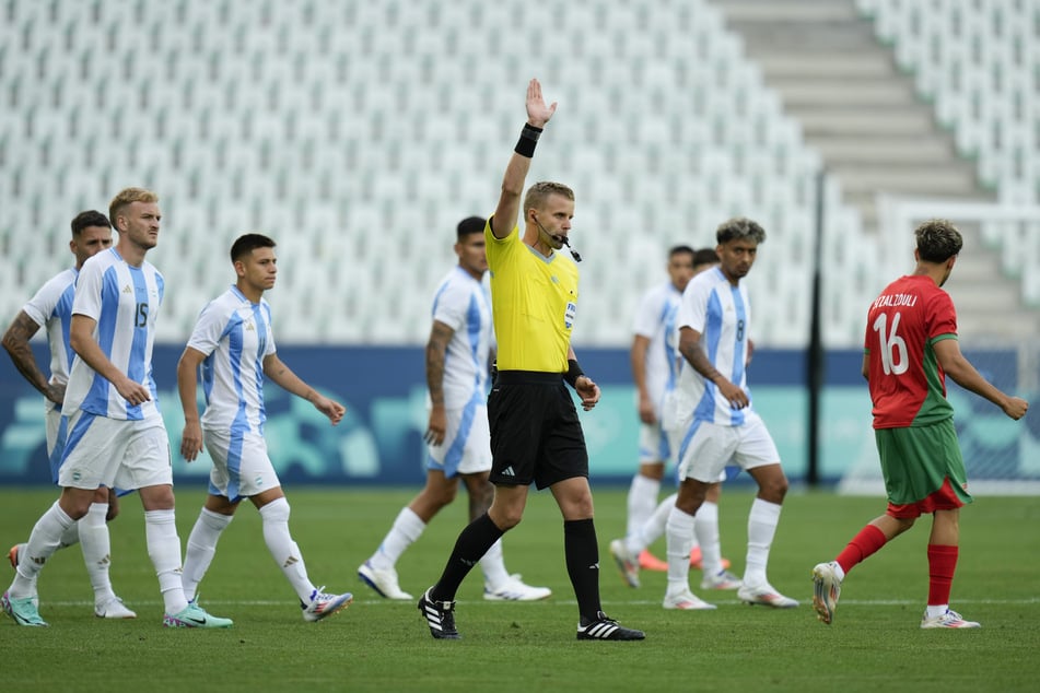 Schiedsrichter Glenn Nyberg stand beim olympischen Fußballturnier im Fokus.