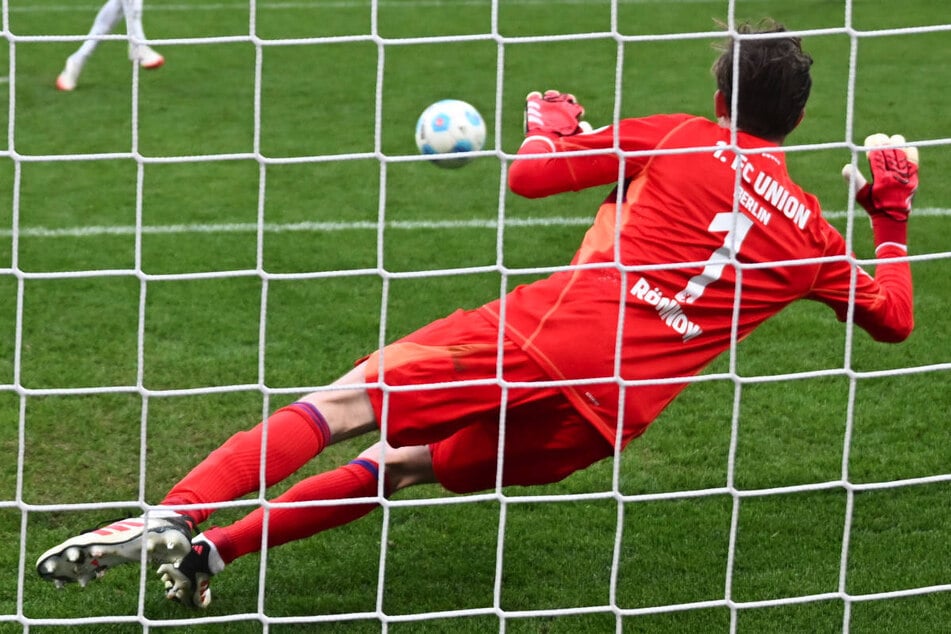 Frederik Rönnow (32) hat in der vergangenen Spielzeit erneut eine starke Leistung im Kasten von Union Berlin abgeliefert.