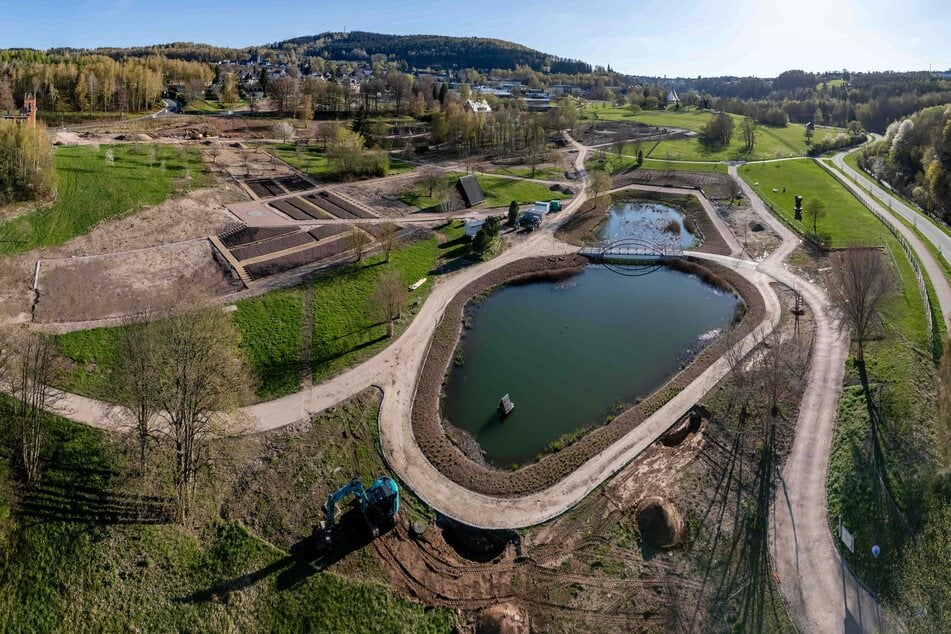 Rund um die Teiche im Kurpark wurden neue Wege angelegt.