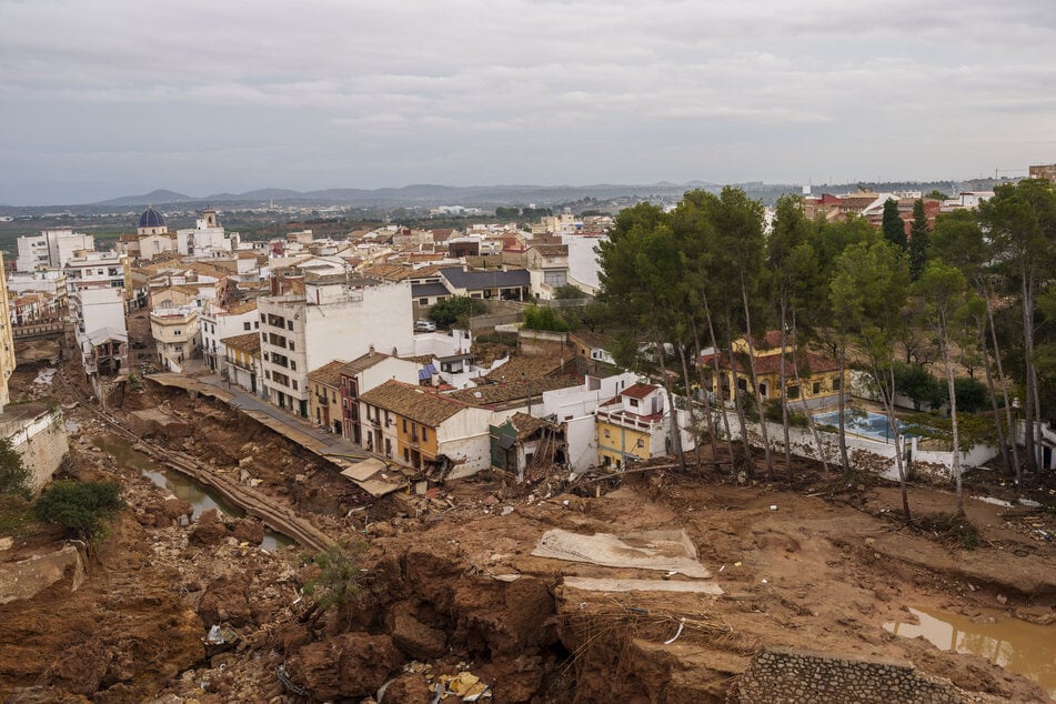 Die Fluten, die mehr als 200 Menschen das Leben kosteten, hinterließen völlige Zerstörung in Valencia.