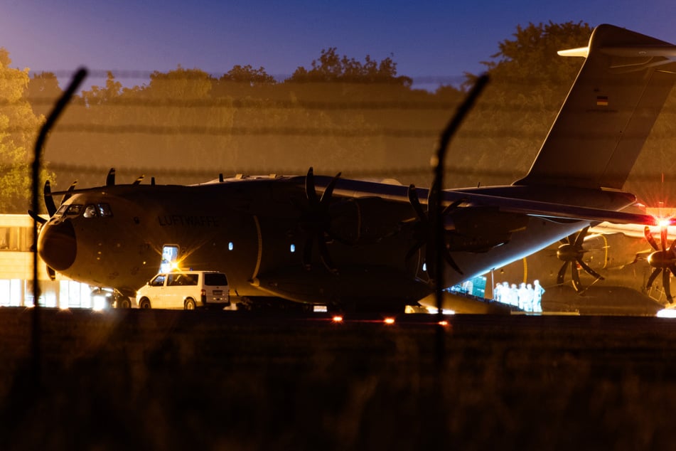 Die Bundeswehr hat einen Airbus A400M vom Stützpunkt in Wunstorf nach Mali gestartet.