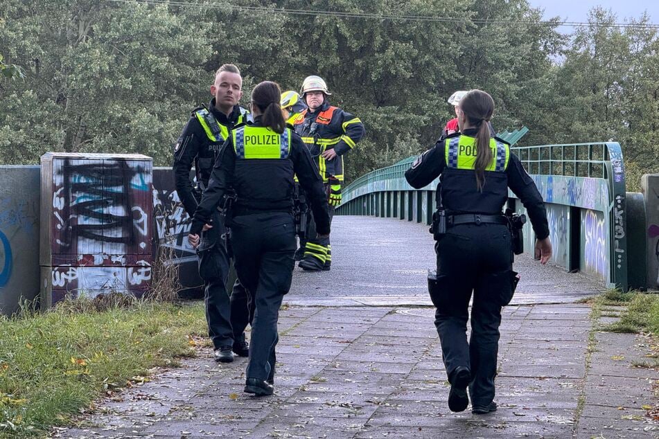 Der Junge soll bei einer Fußgängerbrücke auf die Gleise gelangt sein. Auch ein Sturz wird noch nicht ausgeschlossen.