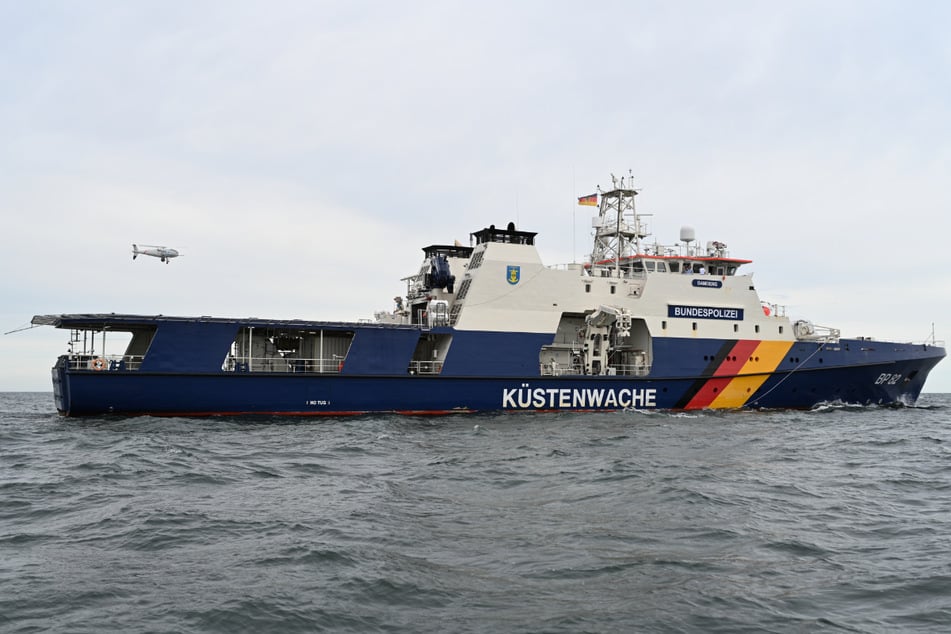 Die Bundespolizei startete eine Drohne, um das Gewässer und das Schiff zu kontrollieren (Symbolbild)