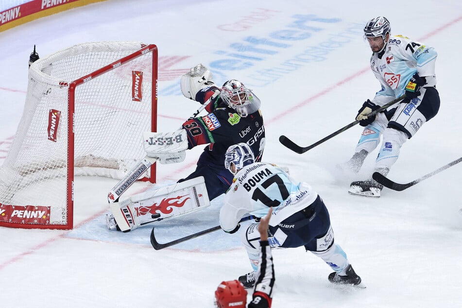 Lance Bouma (v.) hatte hier nach Pass von Tomas Sykora (16.) die zweite Großchance der Dresdner in der Partie.