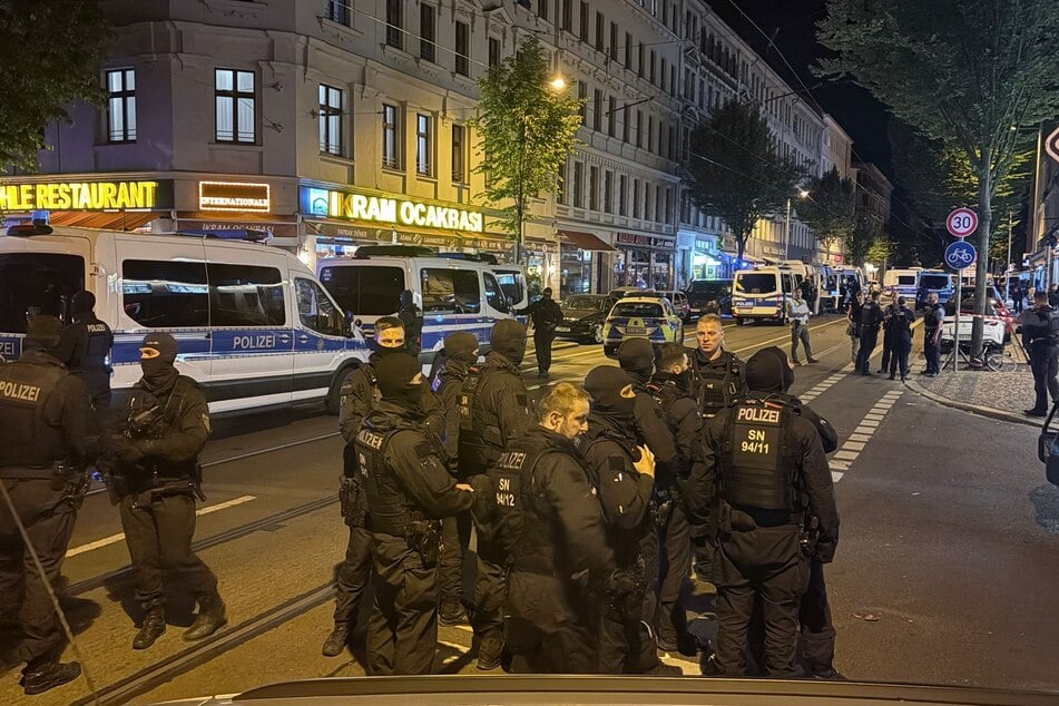 Die Verkehrseinschränkungen dauerten bis in den frühen Montagmorgen.
