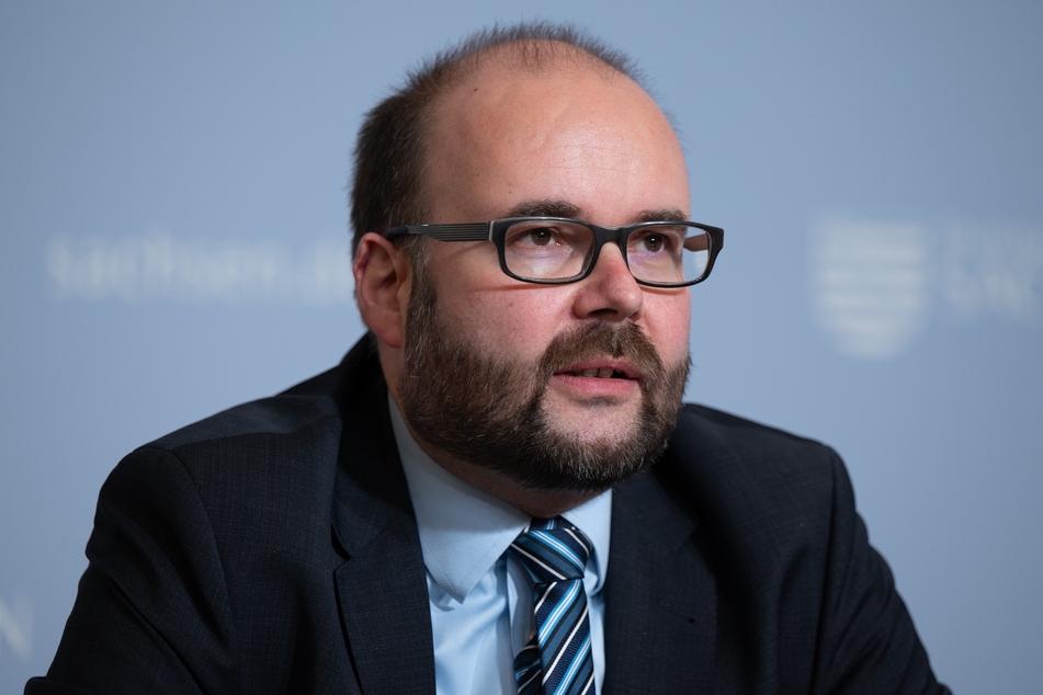 Kultusminister Christian Piwarz (47, CDU) will den Lehrermangel in Sachsen bekämpfen.