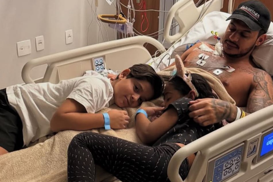 Der brasilianische Rapper teilt nach seinem Krankenhausbesuch einen emotionalen Beitrag.