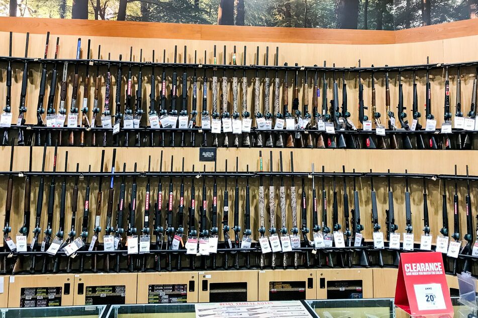 A gun store in the US proved the ease with which US citizens can buy weapons for personal use.