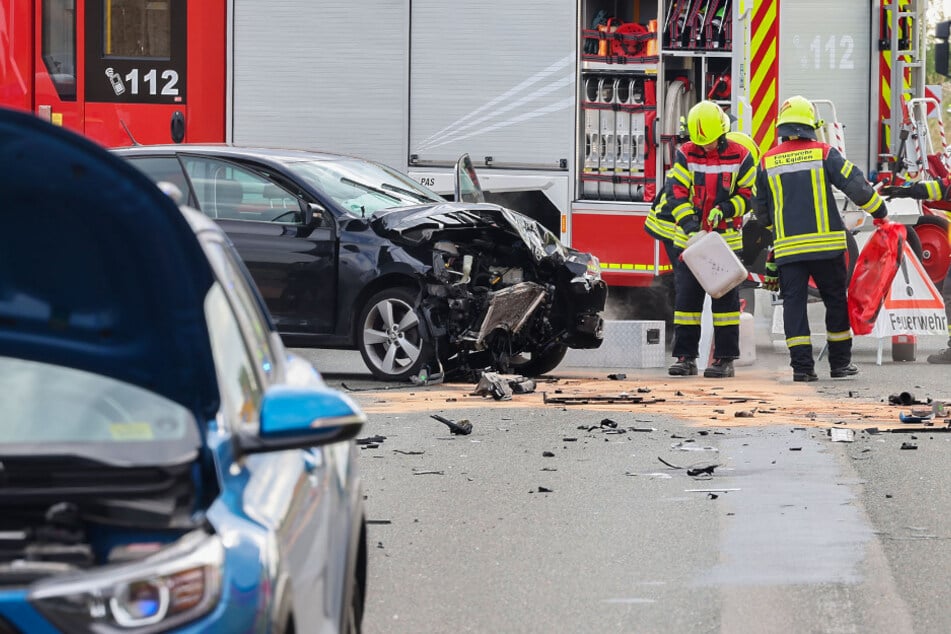 Kreuzungscrash im Landkreis Zwickau: Zwei Verletzte