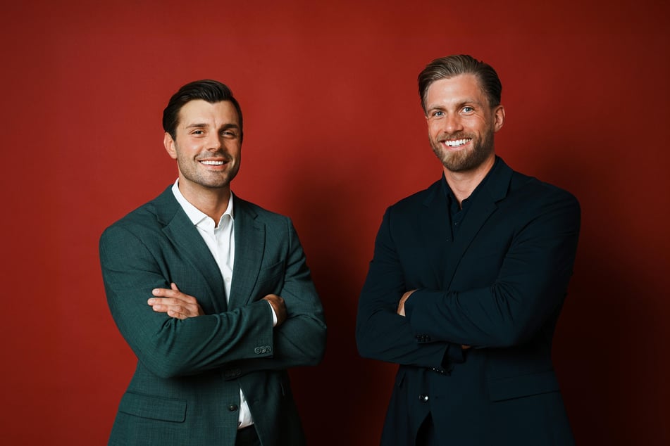 Tim Reitz (35, l.) und Sebastian Paul (28) suchten in der 16. Staffel von "Die Bachelors" ihre Traumfrauen.