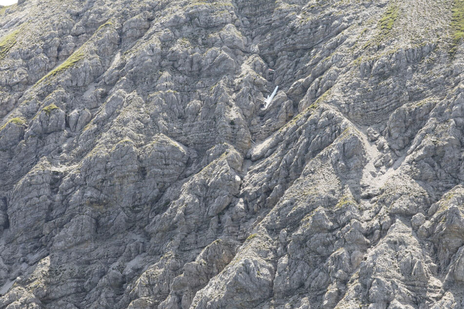 Ein 60 Jahre alter Pilot ist in Bayern bei einem Flug mit seinem Motorsegler ums Leben gekommen.