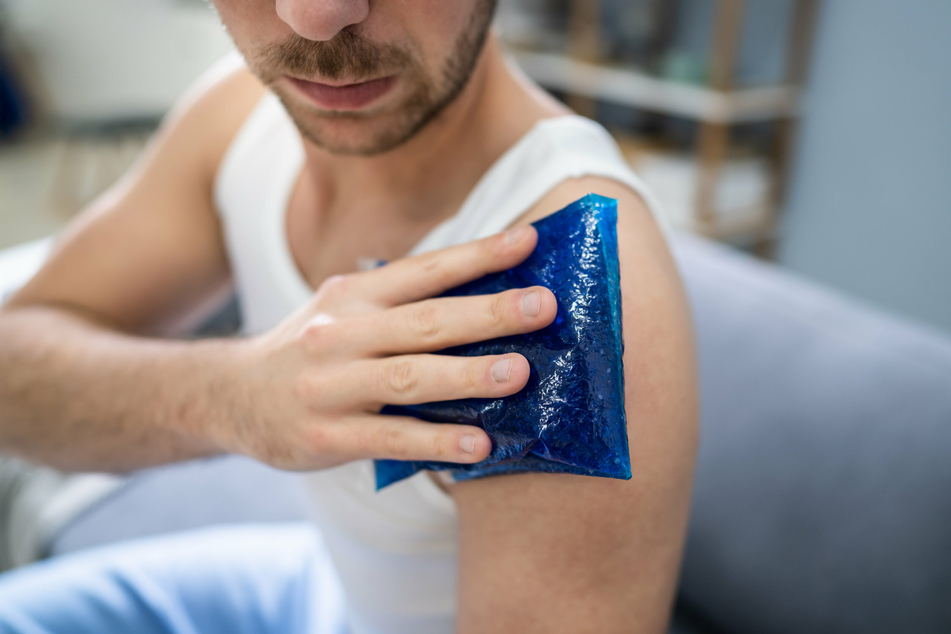 Der Orthopäde und Unfallchirurg Thomas Gottfried rät, grundsätzlich bei allen akuten Verletzungen zu Kühlmitteln zu greifen - aber nie bei offenen Verletzungen. (Symbolbild)