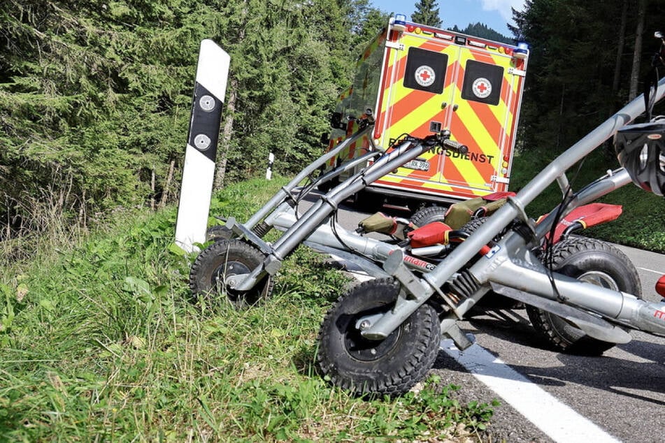 Gefährlicher Trendsport: Zwei junge Männer mit Mountain-Trikes schwer verunglückt