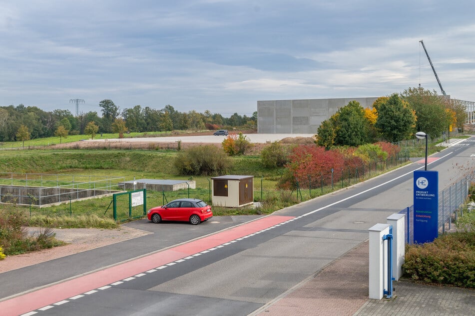 Geht es nach den Plänen der Stadt, sollen die Fachkräfte der Chip-Industrie hauptsächlich mit dem ÖPNV zur Arbeit gelangen.