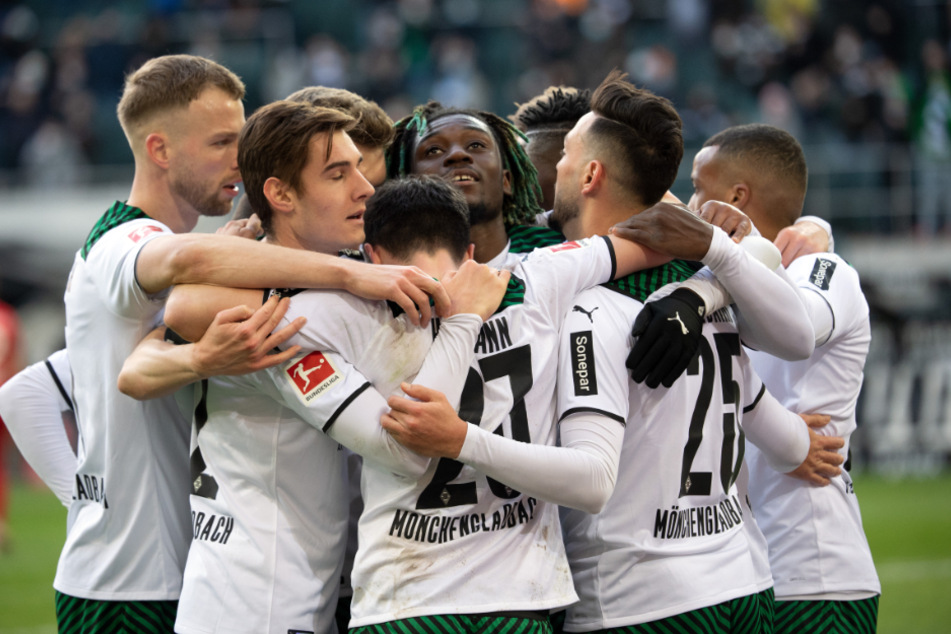 Die Mannschaft von Adi Hütter gewann am Samstag letztendlich verdient gegen den FC Augsburg.