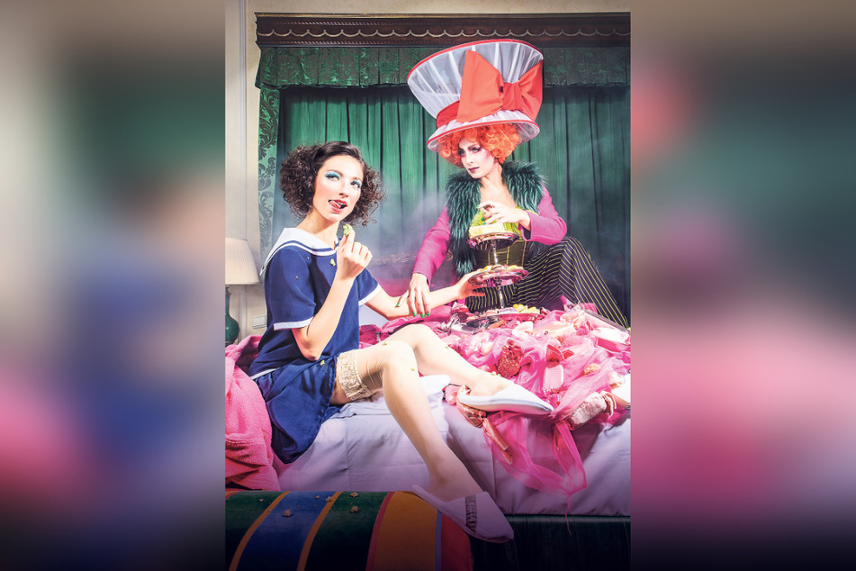 Tänzerinnen Melania Mazzaferro und Nina Kemptner in "Alice im Wunderland", Premiere ist am 2. Dezember.