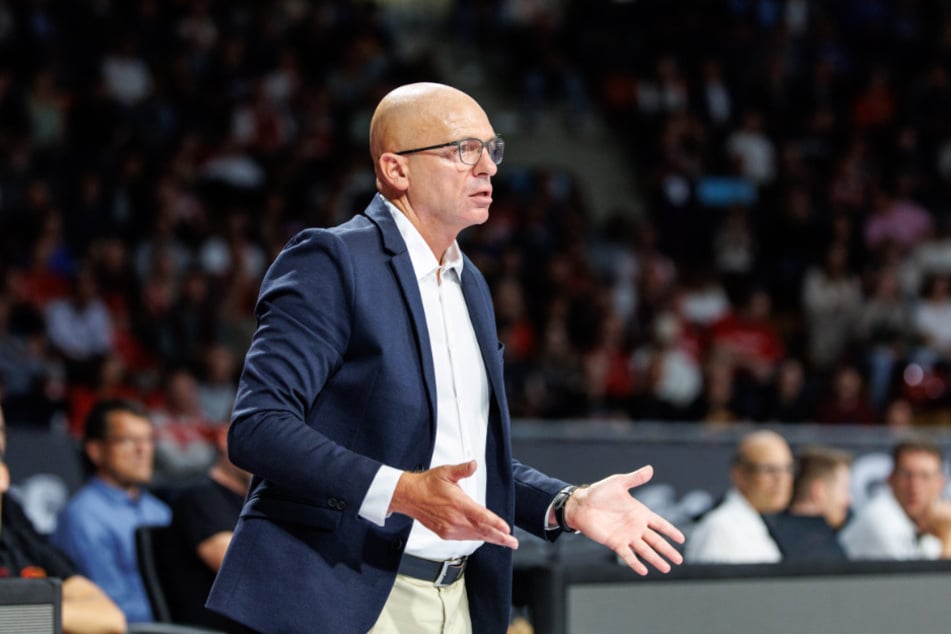 Niners-Coach Rodrigo Pastore (52) schickte in Hamburg Youngster Roman Bedime aufs Parkett.
