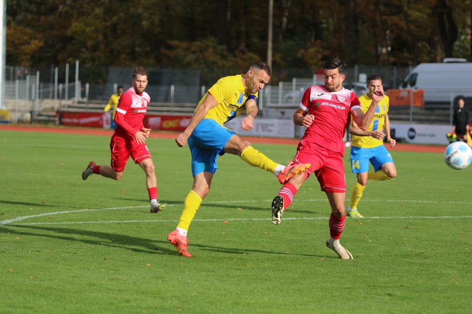 Djamal Ziane (l.) hatte in der 10. Minute eine Topchance.